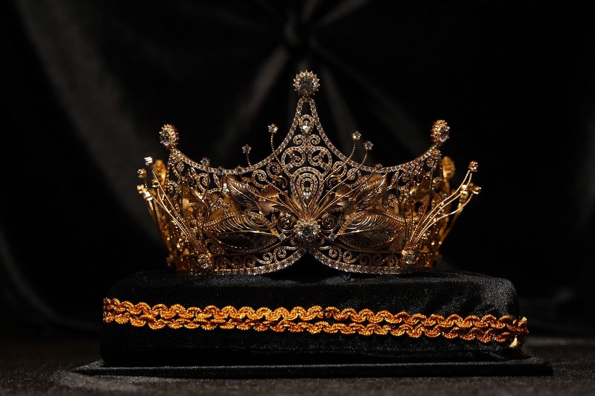 Miss Universe Indonesia, mahkota jiwanta, mahkota teratai nusantara, njs gold, mahkota miss universe indonesia, mahkota miss universe indonesia 2025, Makna Mahkota Jiwanta, Mahkota Resmi Miss Universe Indonesia 2025
