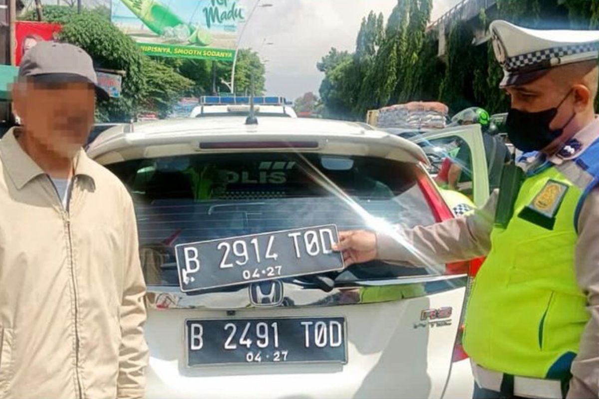 pelat nomor palsu, Operasi Keselamatan Jaya, pelat palsu, Polisi Incar Pelat Nomor Palsu Saat Operasi Keselamatan Jaya
