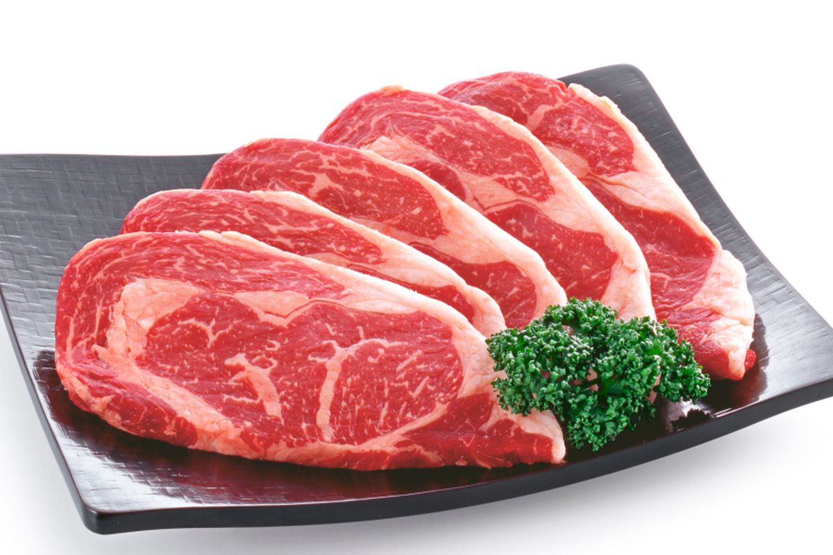 daun pepaya, Daun pepaya, mengempukkan daging, Daging alot, Bukan Mitos, Ini Alasan Daun Pepaya, Nanas, dan Jahe Bisa Empukkan Daging