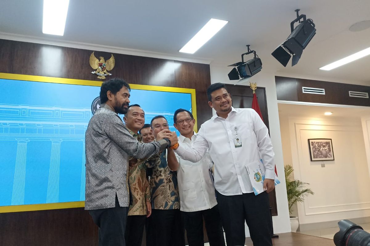 Gubernur Sumatera Utara, Bobby Nasution, Presiden Prabowo, empat pulau, masyarakat Sumatera Utara, Gubernur Aceh, Muzakir Manaf, warga sumatera utara, masyarakat sumatera utara, Bobby Minta Warga Sumut Legowo Soal 4 Pulau Aceh: Jangan Mau Terbawa Gorengan