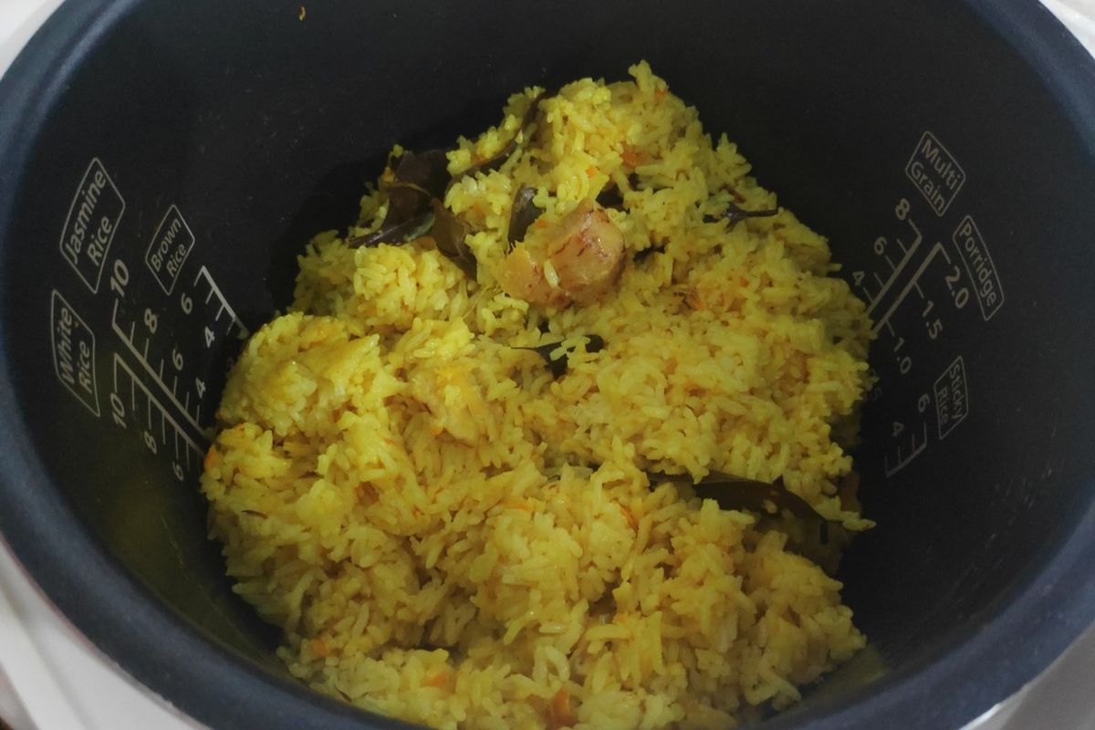 rice cooker, nasi kuning rice cooker, Rice Cooker, Resep nasi kuning rice cooker, Cara membuat nasi kuning rice cooker, Cara Membuat Nasi Kuning Rice Cooker, Praktis tapi Rasa Tetap Otentik