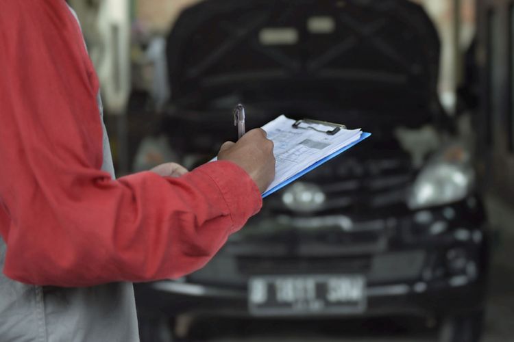 klaim asuransi, Biaya perbaikan mobil, Paintless Dent repair, biaya minimal klaim, Lebih Murah PDR atau Klaim Asuransi untuk Bodi Mobil Rusak?, Apa yang Harus Diketahui Tentang Biaya Perbaikan Mobil?, Bagaimana Sistem Klaim Asuransi Mobil Bekerja?, Apa Itu Biaya Minimal dalam Klaim Asuransi?, Apa Keuntungan dari Metode Paintless Dent Repair (PDR)?, Kapan Klaim Asuransi Lebih Menguntungkan?