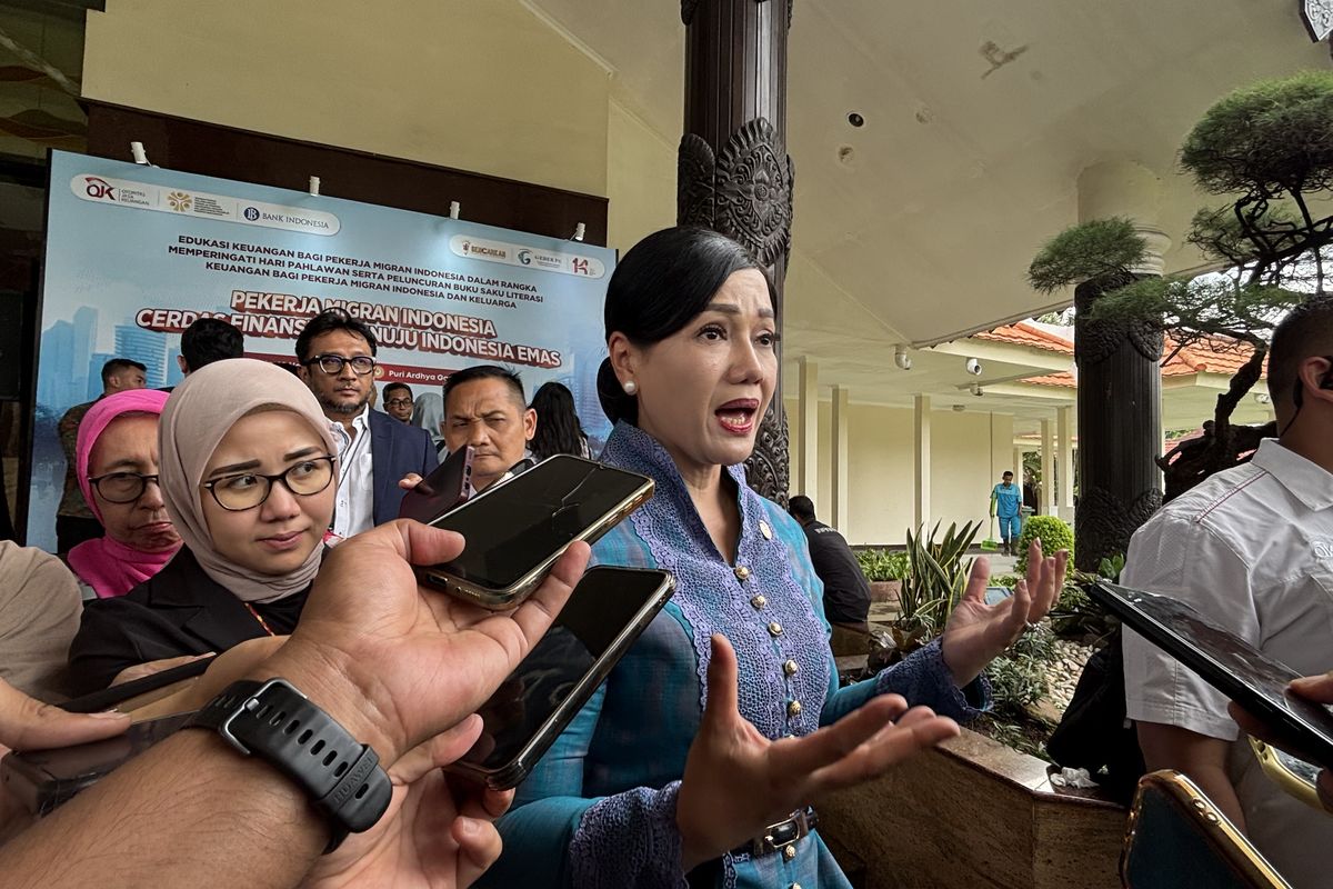 debt collector, utang, pinjol, kredit macet, pinjaman online, OJK Imbau Masyarakat Tak Kabur dari Utang, Bagaimana Solusinya?, Datangi Perusahaan dan Ajukan Restrukturisasi, OJK Siap Fasilitasi Debitur dan Perusahaan, Aturan Ketat untuk Praktik Penagihan, Larangan Kekerasan dan Intimidasi, Edukasi untuk Membangun Hubungan Sehat
