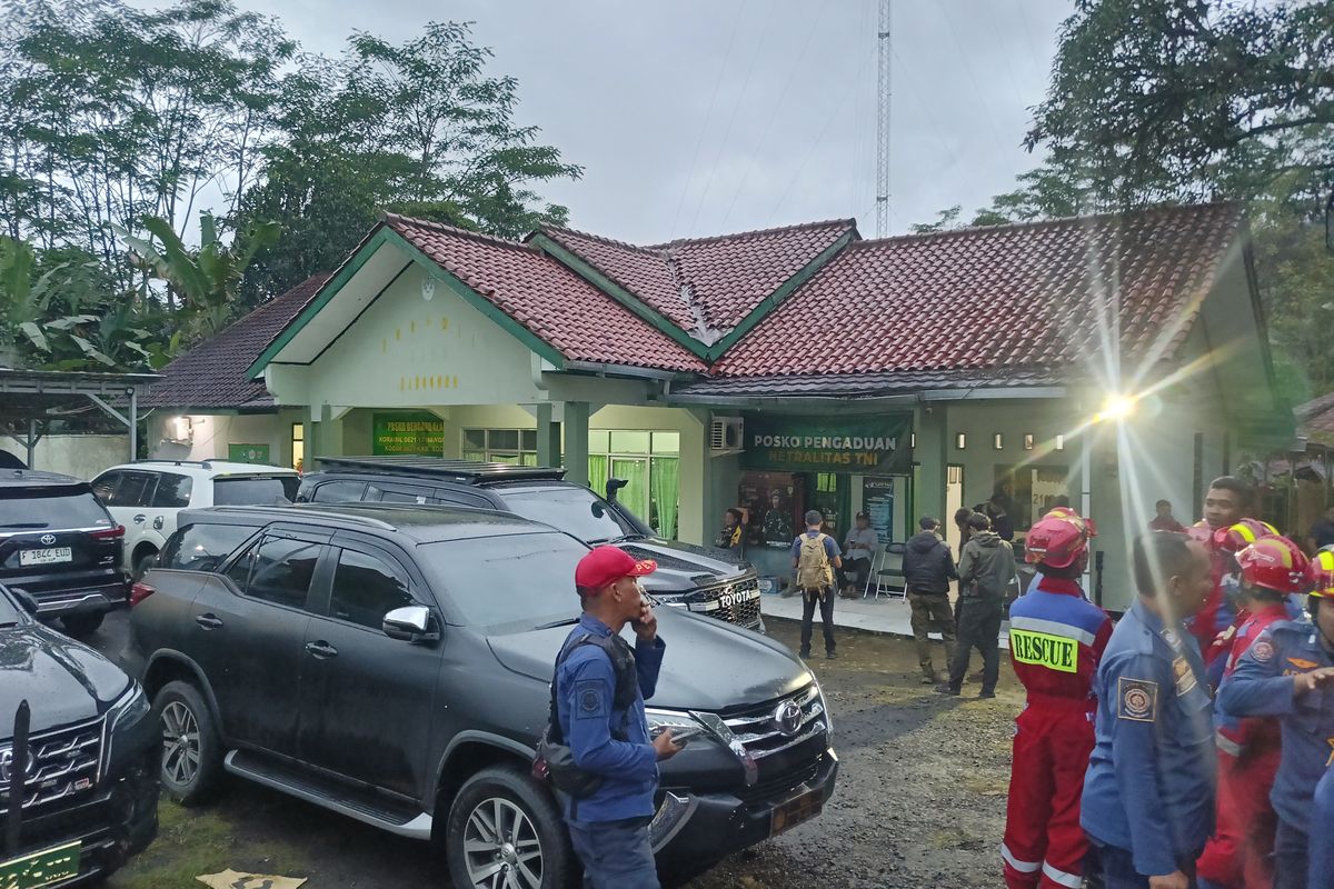 Antam, Nanggung, Viral Kepulan Asap di Area Tambang Nanggung Bogor, Ini Penjelasan Bupati Bogor dan PT Antam, Pernyataan Bupati Bogor Rudy Susmanto: Tidak Ada Ledakan, Isu 700 Orang Terjebak Dipastikan Tidak Benar, Bupati Bogor Minta Masyarakat Tenang, Penjelasan PT Antam: Video yang Beredar Tidak Benar, Tidak Ada Korban Jiwa dari Karyawan PT Antam
