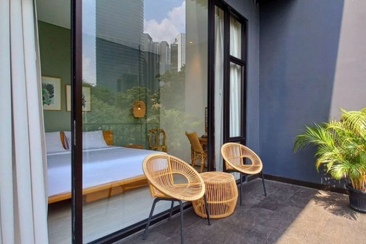 5 Pilihan Staycation di Jakarta dengan Vibes Bali, Cocok buat Liburan Singkat, 1. DoubleTree by Hilton Jakarta – Diponegoro, 2. Asha Beach Club &amp; Resort, 3. Putri Duyung Cottage Ancol, 4. La Boheme Jakarta, 5. Swissotel Jakarta, PIK Avenue