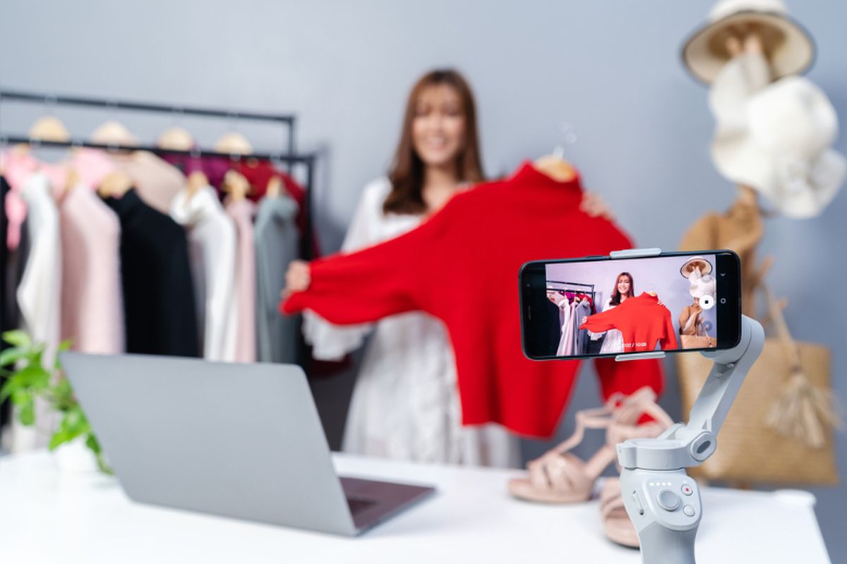 toko online, online shop, TikTok Shop, Shopee, e-commerce, pajak, omzet, pajak penghasilan, Pajak, Omzet, Pajak penghasilan, 5 Kategori Toko Online yang Kena Pajak di Shopee, TikTok Shop, Tokopedia dkk, 1. Toko milik warga negara Indonesia, 2. Transaksi menggunakan rekening atau alat pembayaran digital, 3. Menggunakan alamat IP Indonesia atau nomor HP Indonesia, 4. Menjual barang atau jasa lewat platform digital, 5. Omzet lebih dari Rp 500 juta per tahun