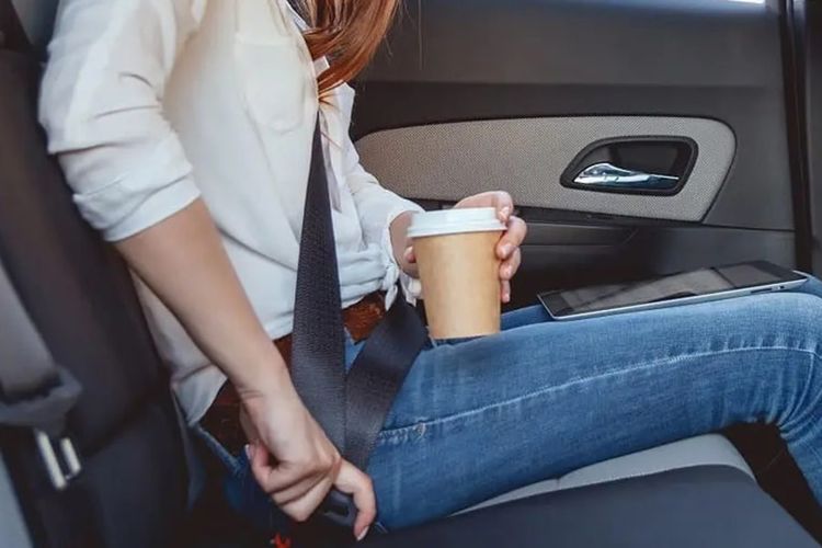 sabuk, sabuk pengaman, mobil, seat belt, Penumpang Belakang Mobil Wajib Pakai Seat Belt, Ini Penjelasan Ahli