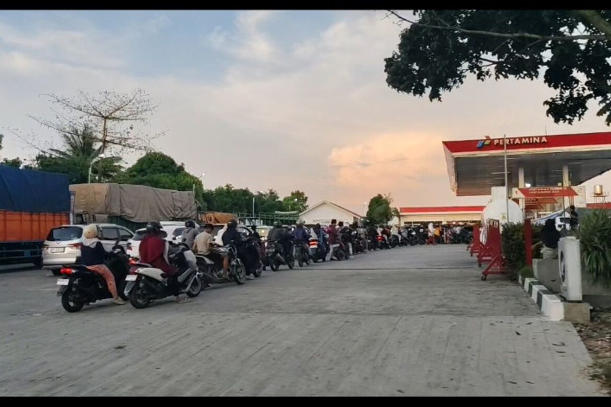 BBM subsidi, rekomendasi pabrikan, polusi udara, Pertalite di SPBU Kian Langka: Implikasi pada Konsumsi BBM