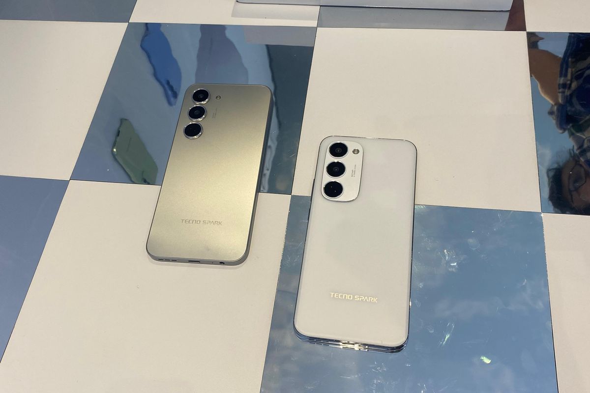 Tecno, Tecno Spark 40 Pro Plus, perbandingan spesifikasi, Tecno Spark 40 Pro, Harga Tecno Spark 40 Pro, Spesifikasi Tecno Spark 40 Pro, spesifikasi tecno spark 40 pro plus, Tecno Spark 40 Pro Plus indonesia, Tecno Spark 40 Pro indonesia, harga Tecno Spark 40 Pro Plus, Ini Beda Spesifikasi Tecno Spark 40 Pro Plus dan Tecno Spark 40 Pro di Indonesia, Perbedaan desain dan layar, Chipset dan Baterai, Tabel spesifikasi Tecno Spark 40 Pro Plus vs Tecno Spark 40, Harga Tecno Spark 40 Pro dan Tecno Spark 40 Pro+