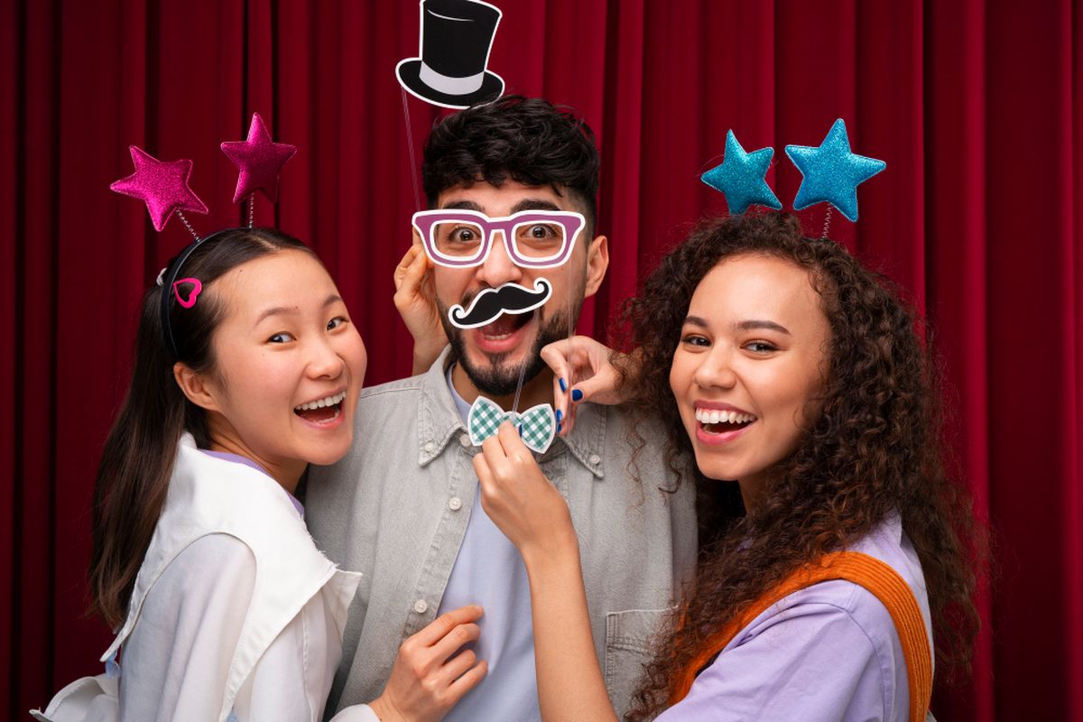 Foto, photobooth, kebocoran data, Dikira Aman, Foto Photobooth Ternyata Bisa Diintip Hacker, Hindari pose atau konten sensitif, Perhatikan informasi layanan photobooth, Anggap foto photobooth sebagai data digital, Waspadai photobooth yang terhubung ke internet, Laporkan jika menemukan kejanggalan