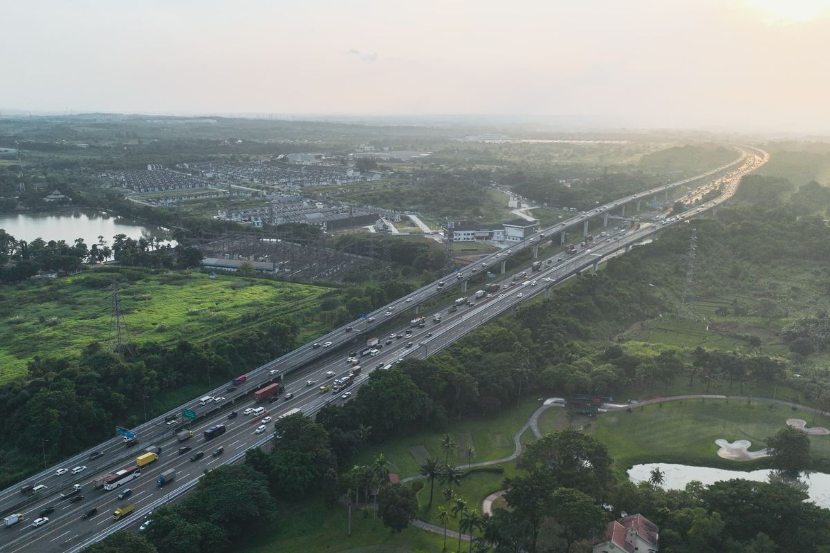 kendaraan, Trans-Jawa, Bandung, Jasa Marga, diskon tarif tol, Update Arus Mudik: Lebih dari 812.000 Kendaraan Tinggalkan Jabotabek