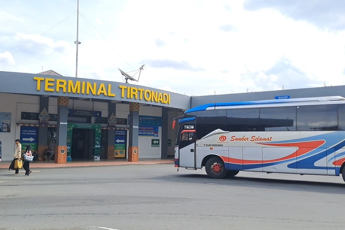 liburan, bus AKAP, naik bus, Harga Tiket Bus, Tiket bus AKAP, rute bus, libur Nataru, Bus AKAP Angkatan Pagi, Daftar Harga Tiket Bus AKAP Angkatan Pagi: Rute Jakarta-Jawa Tengah