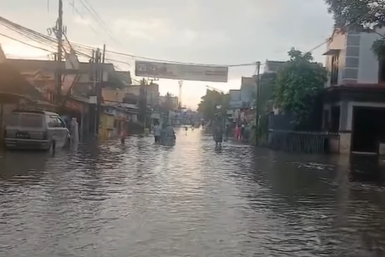 mobil, banjir, Cara Menangani Mobil Setelah Menerobos Banjir