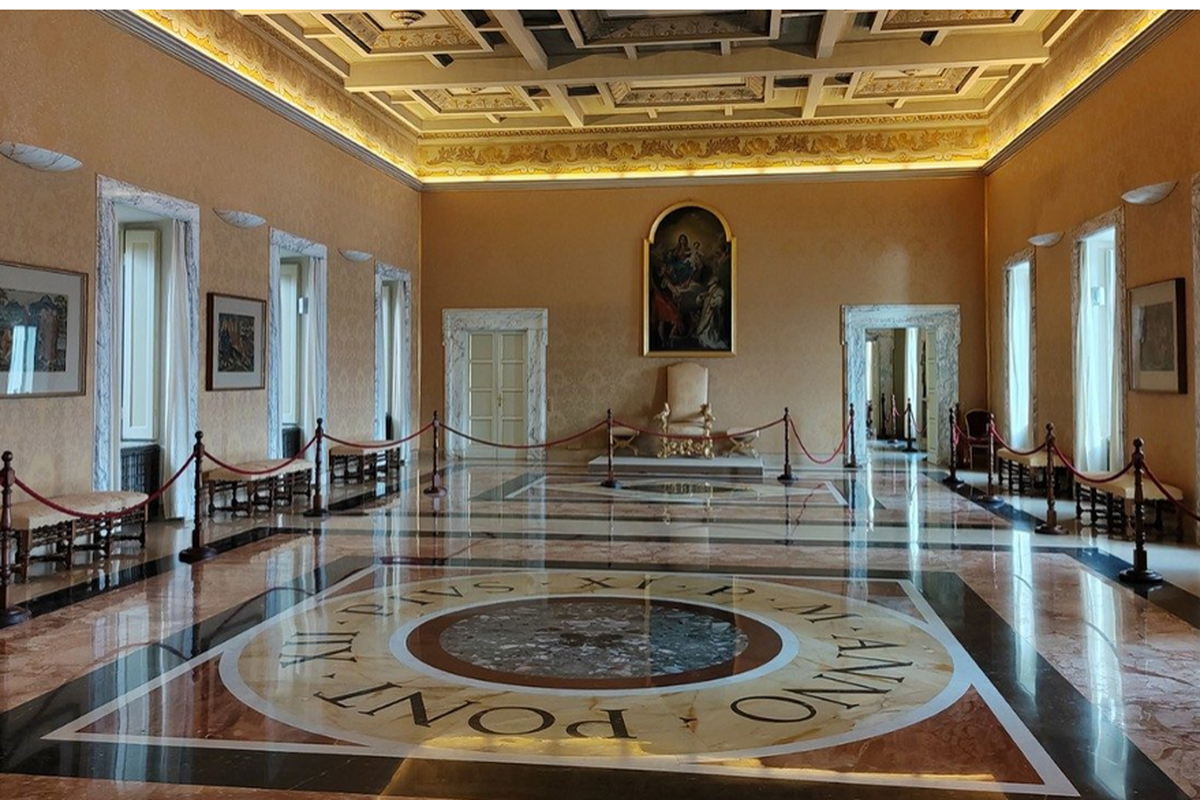 kastil gondolfo, museum di kastil gondolfo, tempat liburan paus saat musim panas, di mana kastil gondolfo, museum istana apostolik, Paus Leo XIV Liburan Musim Panas di Kastil Gandolfo, Museum Tetap Buka untuk Umum