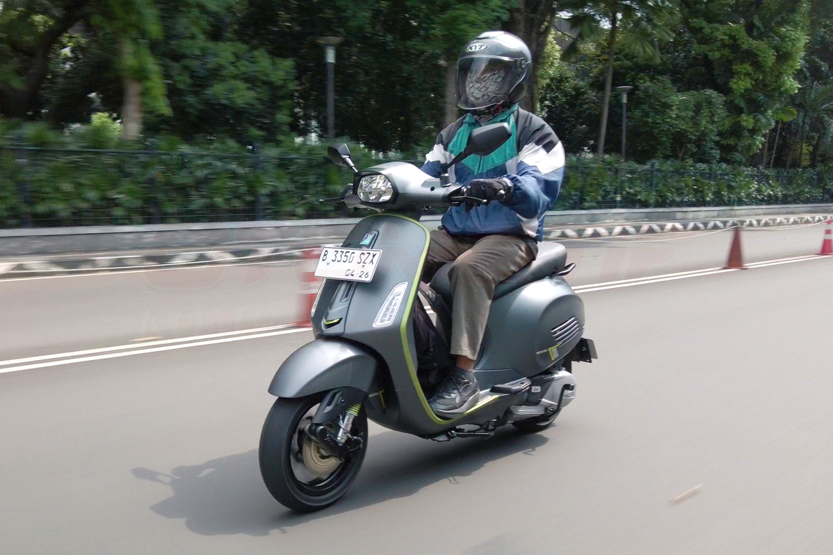 Vespa Sprint, Rasanya Naik Vespa Sprint Tech 180 cc, Nyaman tapi Ada Catatan