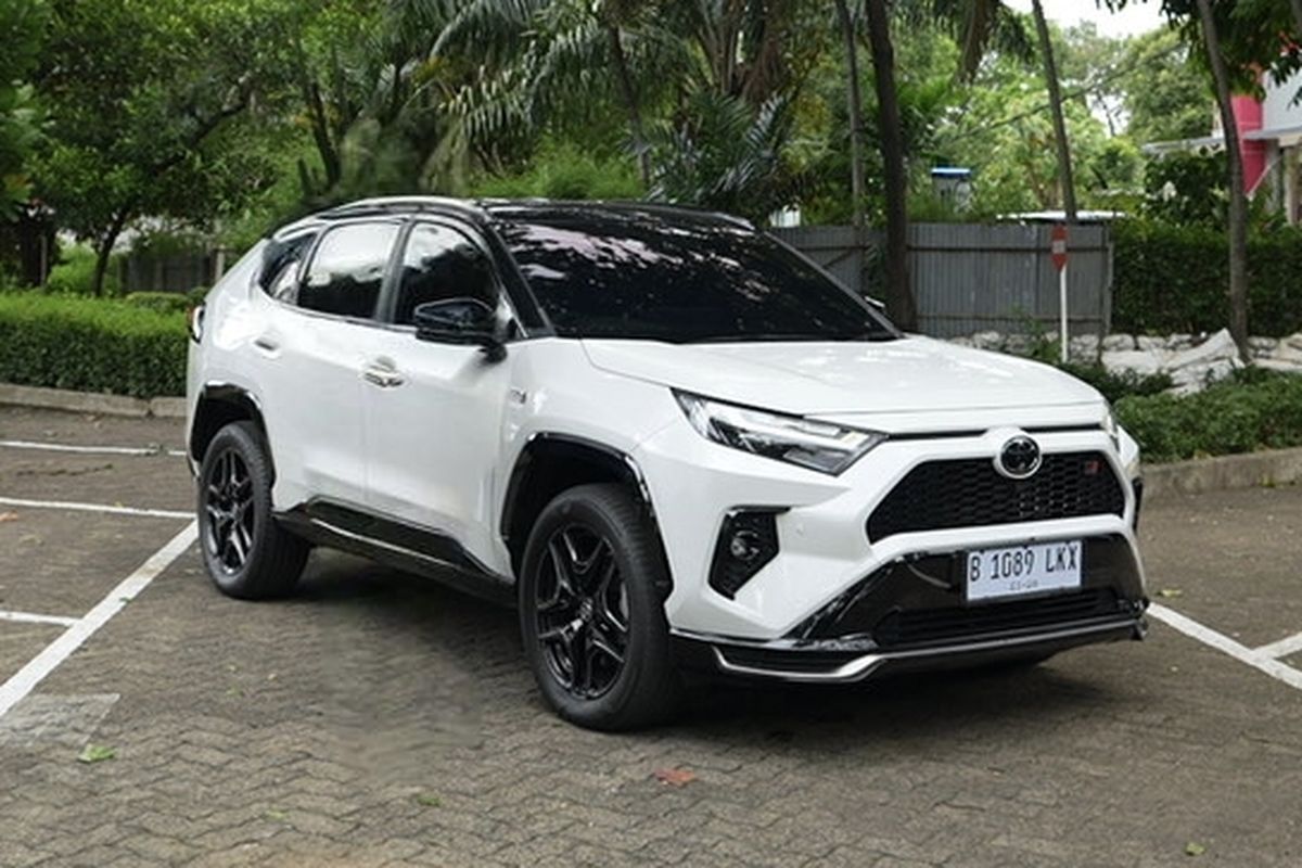 Toyota RAV4 GR Sport PHEV, Innova Zenix HEV, Bedah Teknologi RAV4 GR Sport PHEV: Apa Bedanya dengan Hybrid Biasa?