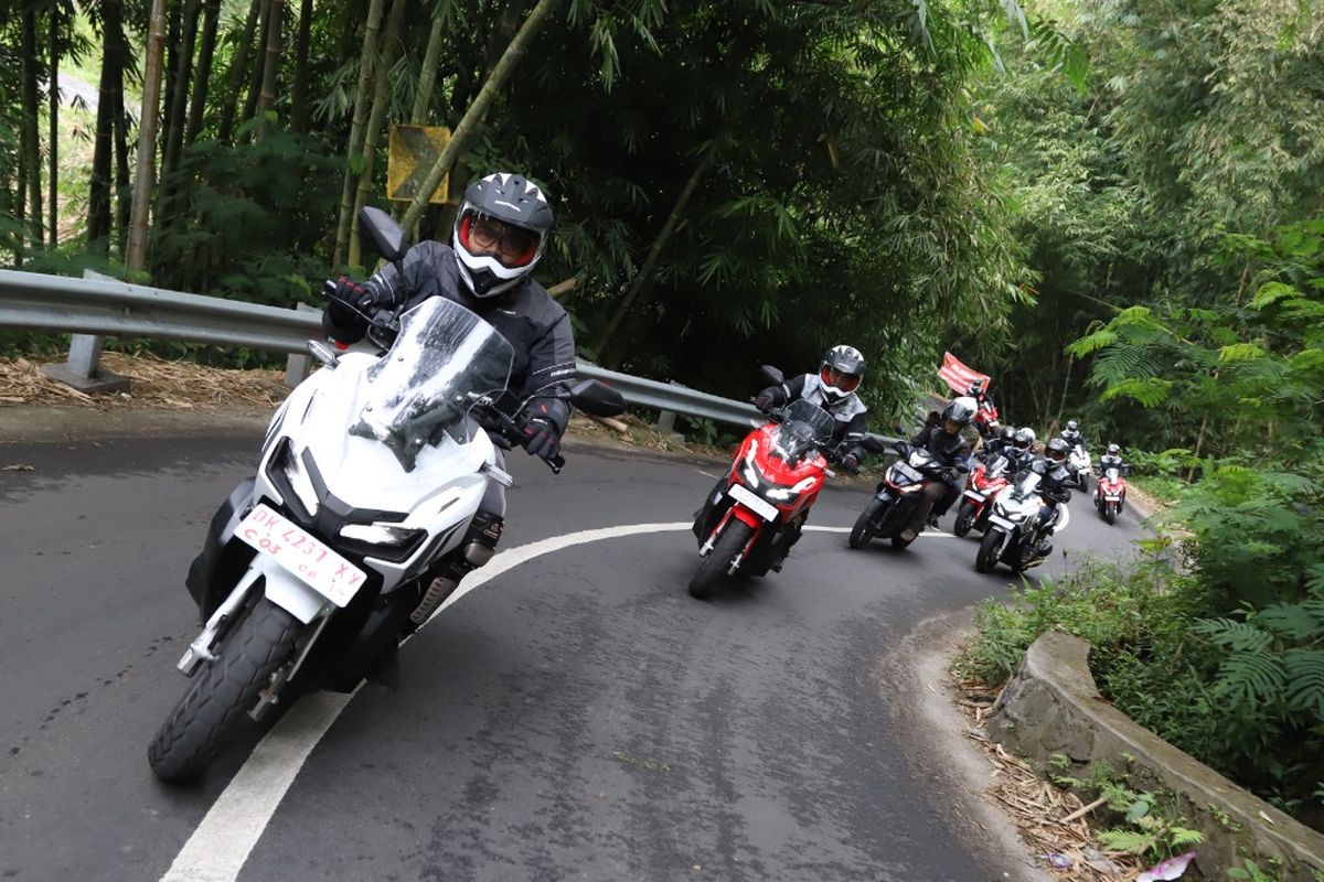 turunan, motor matik, teknik pengereman, Motor matik, Turunan curam, jalur curam, Teknik Pengereman Motor Matik di Turunan Curam dan Panjang