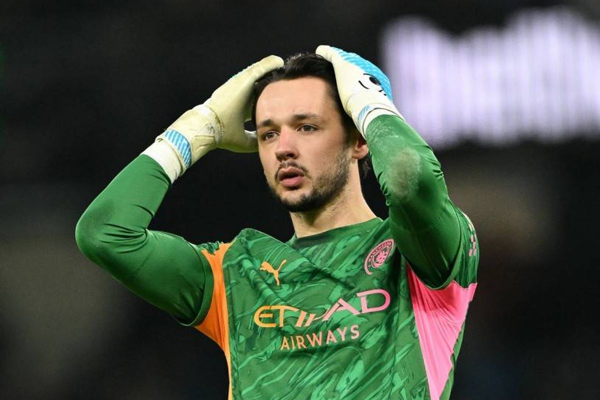 James Trafford, Gianluigi Donnarumma, Manchester City, PRemier League, Liga Inggris, Keluh Kesah James Trafford, Si Ban Serep Donnarumma di Man City