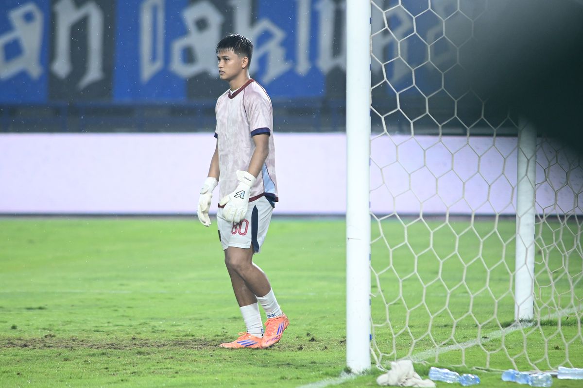 Persib, Hokky Caraka, Carlos Pena, Kronologi Hokky Caraka Jadi Kiper Dadakan dalam Laga Persib Vs Persita