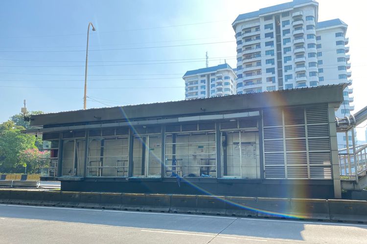 Senayan, bandara soekarno hatta, Operasional Transjakarta, Gedung DPR terbakar, halte transjakarta dibakar, jadwal transjakarta, layanan transjakarta, demo dpr ri, berita demo, affan kurniawan, demo 30 agustus 2025, Update TransJakarta: Layanan Masih Ditutup Setelah 7 Halte Dibakar, Layanan TransJakarta dihentikan sementara, Tujuh halte dibakar massa, Latar belakang kericuhan, Menunggu pemulihan layanan