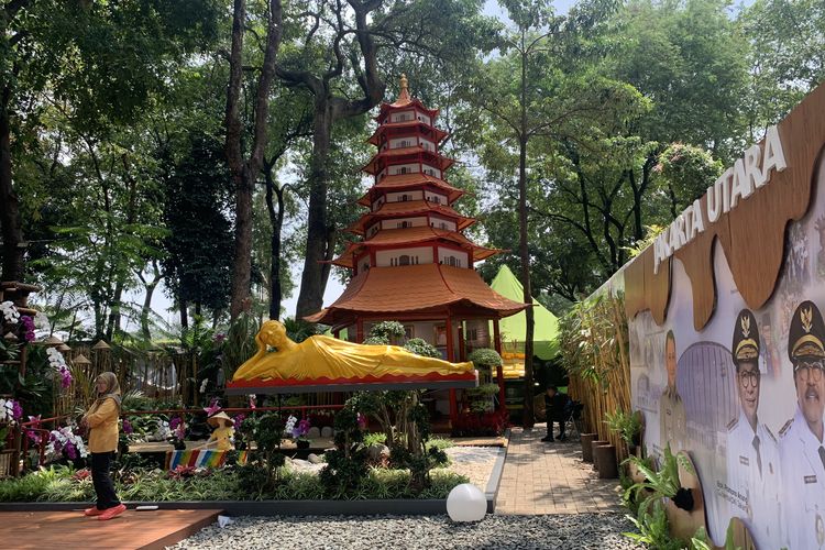 pameran flona di lapangan banteng 2025, pameran flona 2025, aktivitas wisata di pameran flona 2025, tempat menarik di pameran flona 2025, 8 Ide Spot Foto di Pameran Flona 2025, Semuanya Gratis, 1. Instalasi Jakarta Selatan, 2. Rumah dan oplet si Doel, 3. Instalasi Jakarta Pusat, 4. Instalasi Jakarta Utara, 5. Instalasi Jakarta Timur, 6. Instalasi Kepulauan Seribu, 7. Instalasi Jakarta Barat, 8. Taman Margasatwa Ragunan