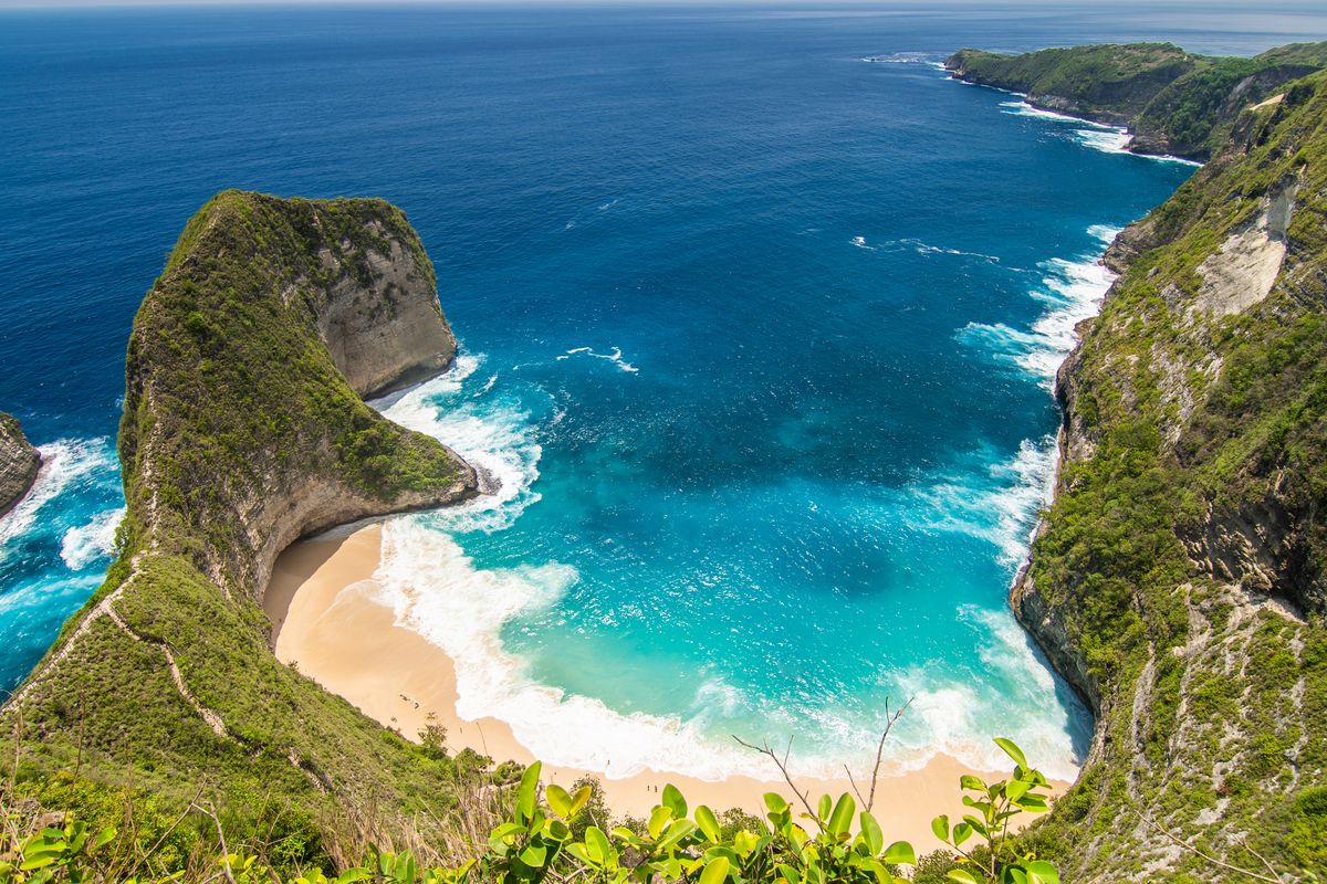 pantai terindah di dunia, pantai terindah, Pantai Kelingking, Pantai Terindah di Dunia 2026 Salah Satunya Ada di Indonesia, Pantai Apa?, Pantai Kelingking, Indonesia, Banana Beach, Thailand, Isla Pasion, Meksiko, Elafonissi Beach, Yunani, Balos Lagoon, Yunani, Eagle Beach, Aruba, Praia da Falésia, Portugal