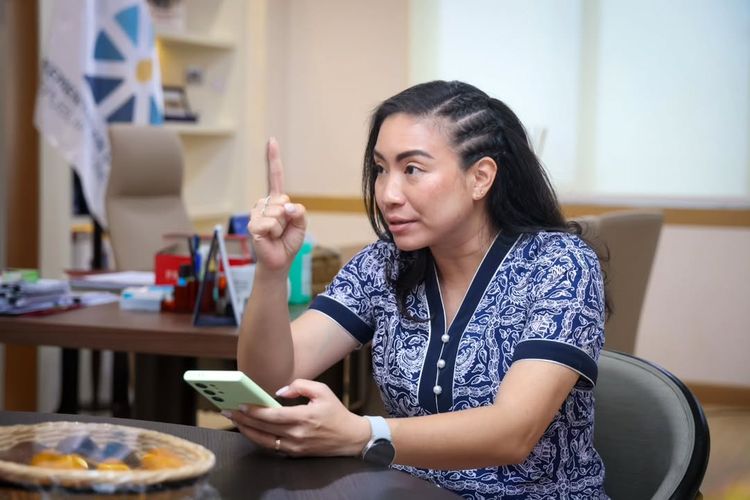 batik, Kain Tenun, wastra nusantara, Rahayu Saraswati, keponakan Prabowo Subianto, rahayu saraswati dpr, rahayu saraswati DPR RI, Ragam Wastra Nusantara yang Dikenakan Rahayu Saraswati, Klasik dan Kekinian