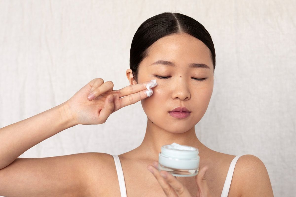 Hydro Boost Your Glow 10 out of 10, Pelembap Water Based Vs Oil Based, Mana yang Cocok Dipakai Saat Puasa?