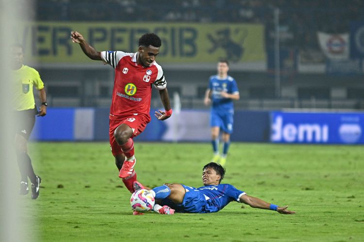 Persib, Liga 1 2024-2025, Persib Bandung, Barito Putera, Bojan Hodak, Hasil Liga 1, berita foto, Persib Bandung Vs Barito Putera, persib juara liga 1, hasil persib bandung vs barito putera, BERITA FOTO: Persib Tertahan di Pesta Juara, Ada Kontroversi dan Gol Bunuh Diri