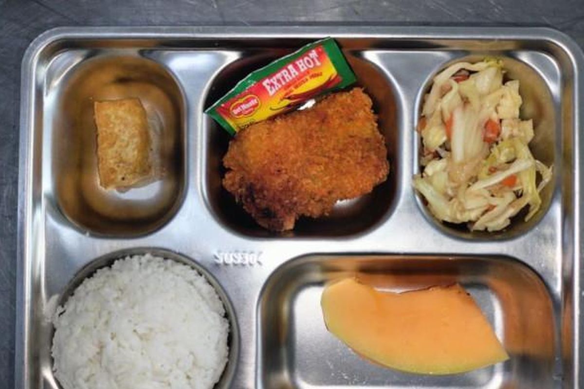 makanan bergizi gratis, keracunan MBG, siswa keracunan mbg, makanan bergizi gratis basi, Pelajar keracunan MBG di ketapang, Konsumsi MBG Turun Drastis Usai Kasus Keracunan di Ketapang, Ortangtua Pilih Bawakan Bekal untuk Anak, Pemkab Kapuas Hulu Minta Distribusi MBG Lebih Ketat, Kasus Keracunan MBG di Ketapang, Pihak MBG Kalbar Akui Kelalaian, Orangtua Murid Trauma, Pilih Bawa Bekal dari Rumah, Konsumsi MBG Menurun Drastis, Menunggu Hasil Uji Laboratorium BPOM