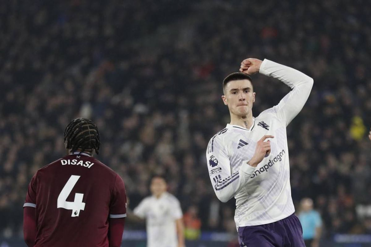 West Ham United, Manchester United, Michael Carrick, Gol Sesko Selamatkan Man United, Michael Carrick: Penyelesaian yang Fantastis!