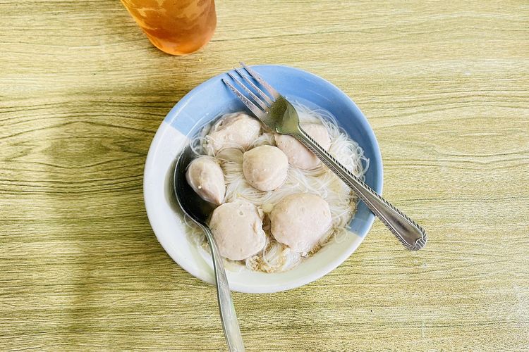 5 Resep Bakso Paling Dicari Setelah Lebaran, Gurih dan Lezat, 1. Resep bakso kuah sapi, 2. Resep bakso urat kuah ketumbar, 3. Bakso ayam jamur, 4. Bakso bayam udang, 5. Bakso ikan isi rawit