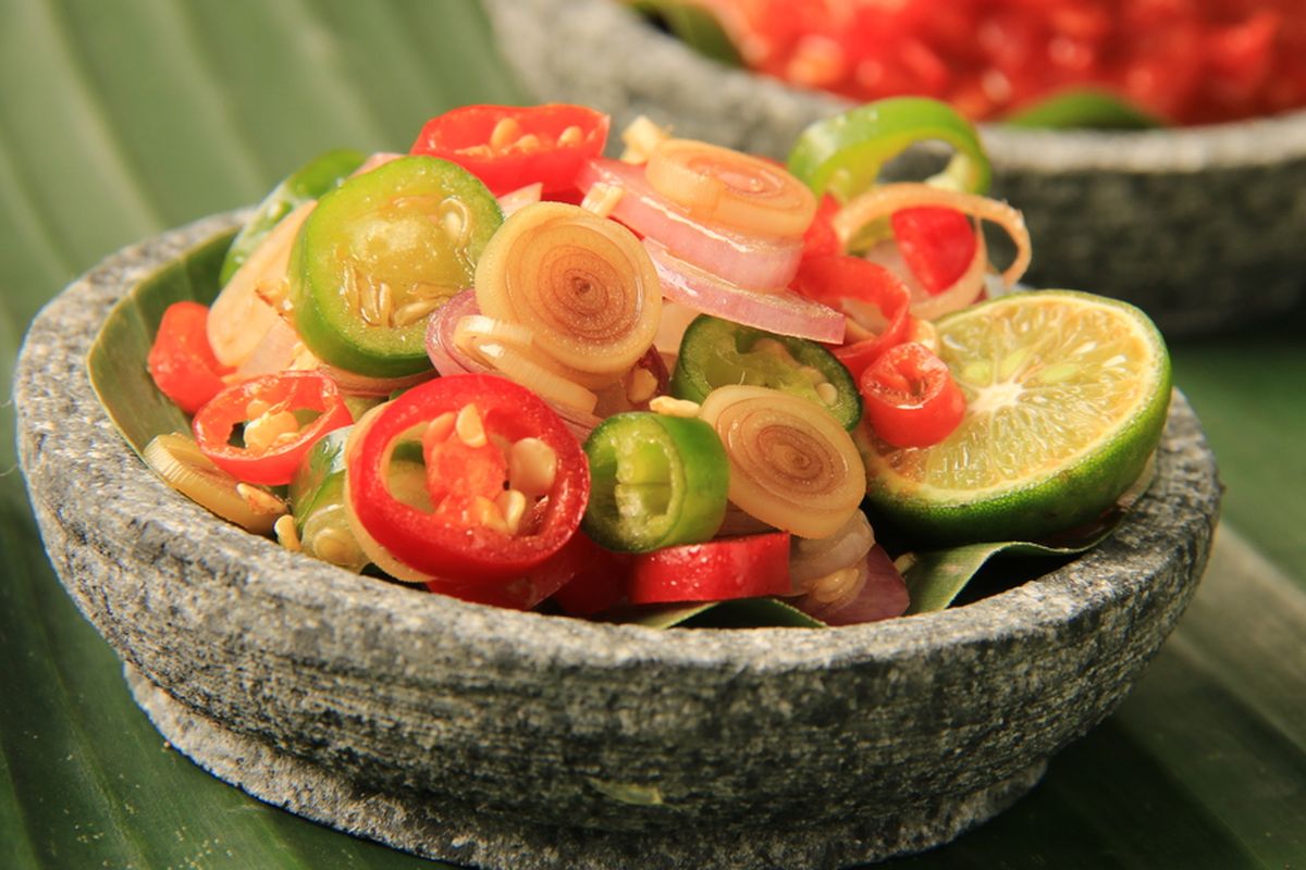 cara membuat sambal matah segar, rahasia bikin sambal matah enak, Bumbu apa saja untuk membuat sambal matah, Apa bahan rahasia untuk membuat cabai yang enak, cara membuat sambal matah simple, Rahasia Bikin Sambal Matah Enak, Tips dari Pakar Kuliner Bali