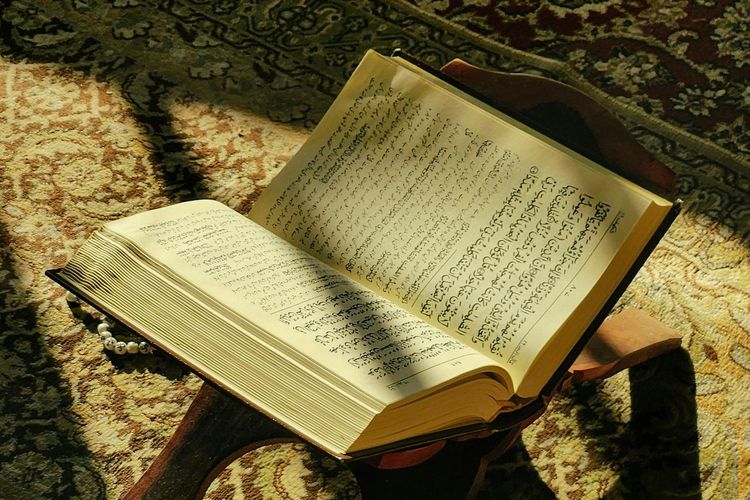 Lailatul Qadar, malam Lailatul Qadar, keutamaan malam Lailatul Qadar, 5 Keutamaan Malam Lailatul Qadar, Pintu Ampunan Terbuka Lebar, 1. Malam yang lebih baik dari seribu bulan, 2. Malam diturunkannya Al-Qur’an, 3. Malam penuh ampunan, 4. Malam penuh keberkahan dan kesejahteraan, 5. Malaikat turun ke bumi