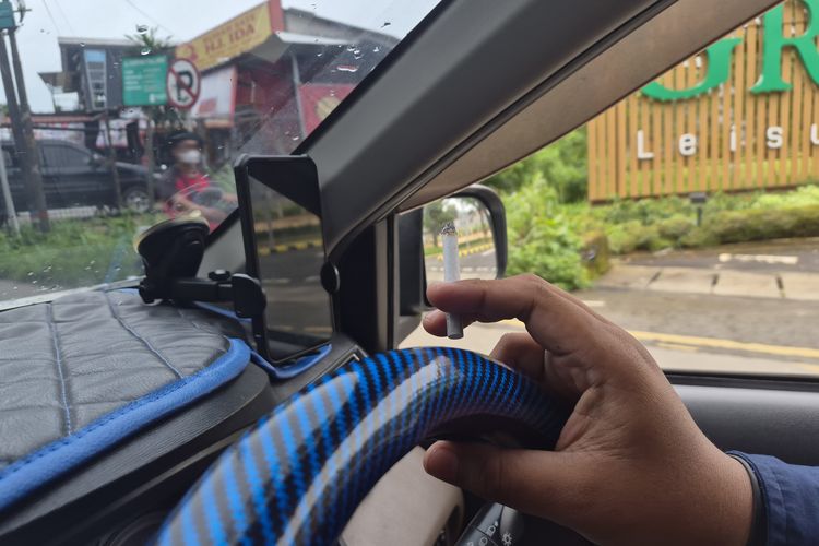 puntung rokok, Cerita Mahasiswa Gugat UU LLAJ ke MK, karena Puntung sampai Tertabrak Truk