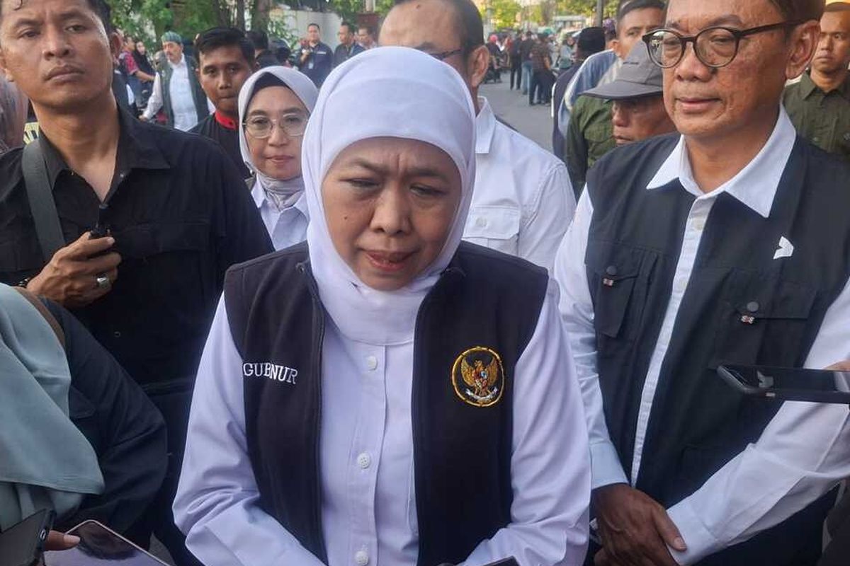 Khofifah, Khofifah Indar Parawansa, gubernur jawa timur, kecelakaan probolinggo, kecelakaan probolinggo hari ini, Khofifah Sampaikan Duka Cita Kecelakaan Bus Rombongan Nakes di Bromo