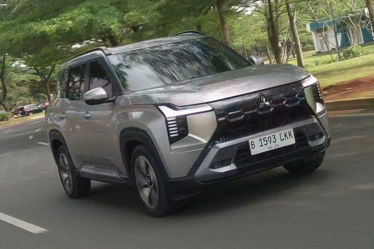 Mitsubishi, Destinator, Wuling Eksion PHEV, mesin, tenaga, Hybrid, turbo, Efisiensi, Eksion PHEV vs Destinator: Adu Performa Hybrid dan Mesin Turbo