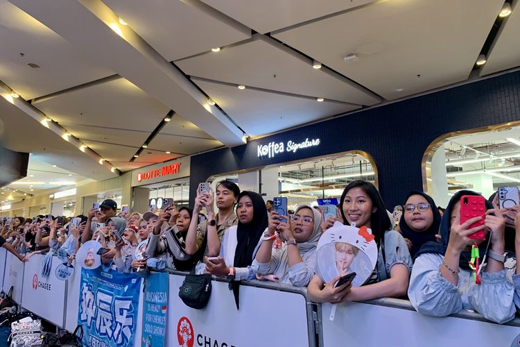 promo Chagee, Promo Chagee, promo chagee, promo chagee mal gandaria city, brand ambassador promo chagee chenle NCT dream, chenle nct jadi friend of chagee, chenle nct x chagee indonesia, Gaet Chenle NCT Dream, Antrean Chagee Membeludak di Mal Gandaria City