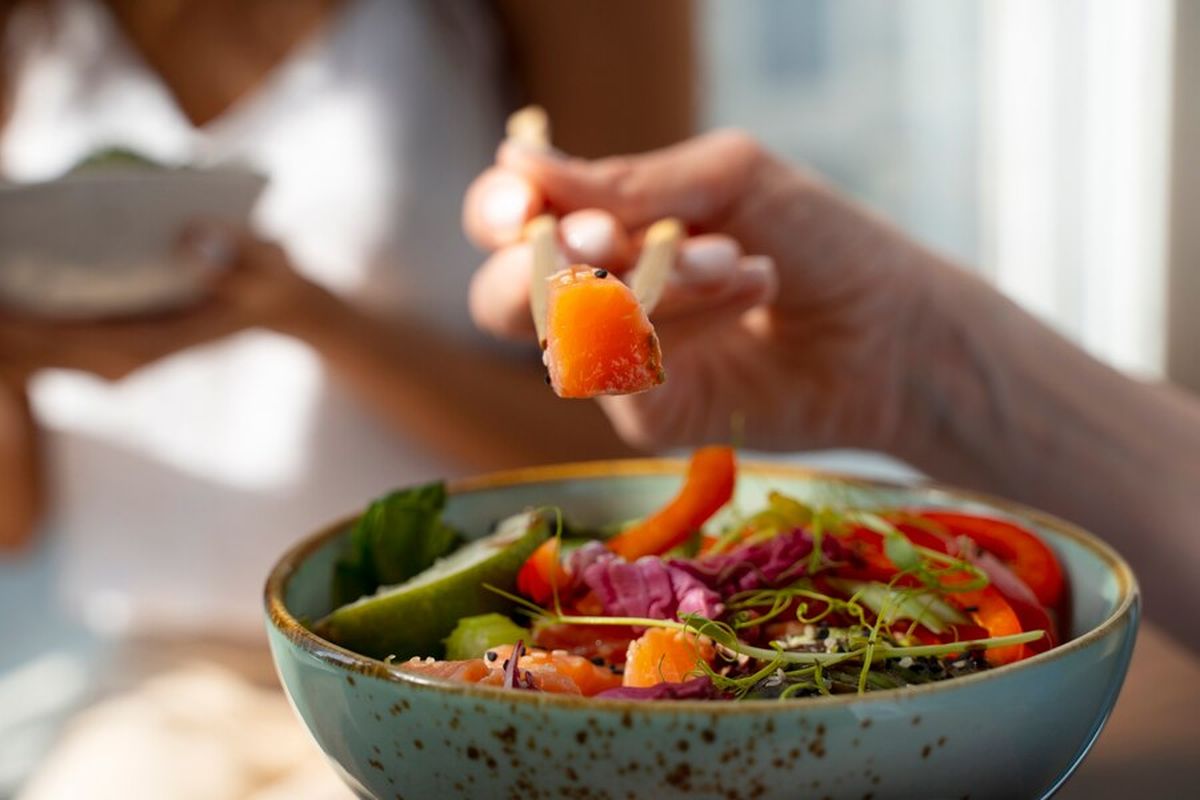 menurunkan berat badan, kebiasaan makan, diet, jalan kaki, diet tanpa olahraga, Rita Berhasil Turunkan Berat Badan Tanpa Olahraga Berat, Dimulai dari Mengubah Pola Makan, Memulai diet dari kesadaran diri, Kontrol kalori dan aktivitas ringan, Konsistensi menjadi tantangan terbesar, Cara memasak jadi bagian penting, Perubahan yang dirasakan setelah berat badan turun