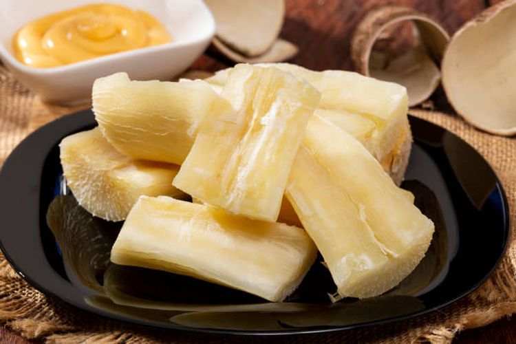 cara mengolah singkong, cara rebus singkong, singkong empuk dan merekah, tips masak singkong cepat, singkong lembut, Cara Rebus Singkong 20 Menit Jadi Empuk dan Merekah, Ini Tipsnya, Pilih Singkong Berkualitas Bagus, Potong Singkong dengan Ukuran Kecil, Rendam Singkong Selama 15 Menit, Perhatikan Durasi Memasak Singkong, Rendam Singkong dalam Air Es Setelah Matang