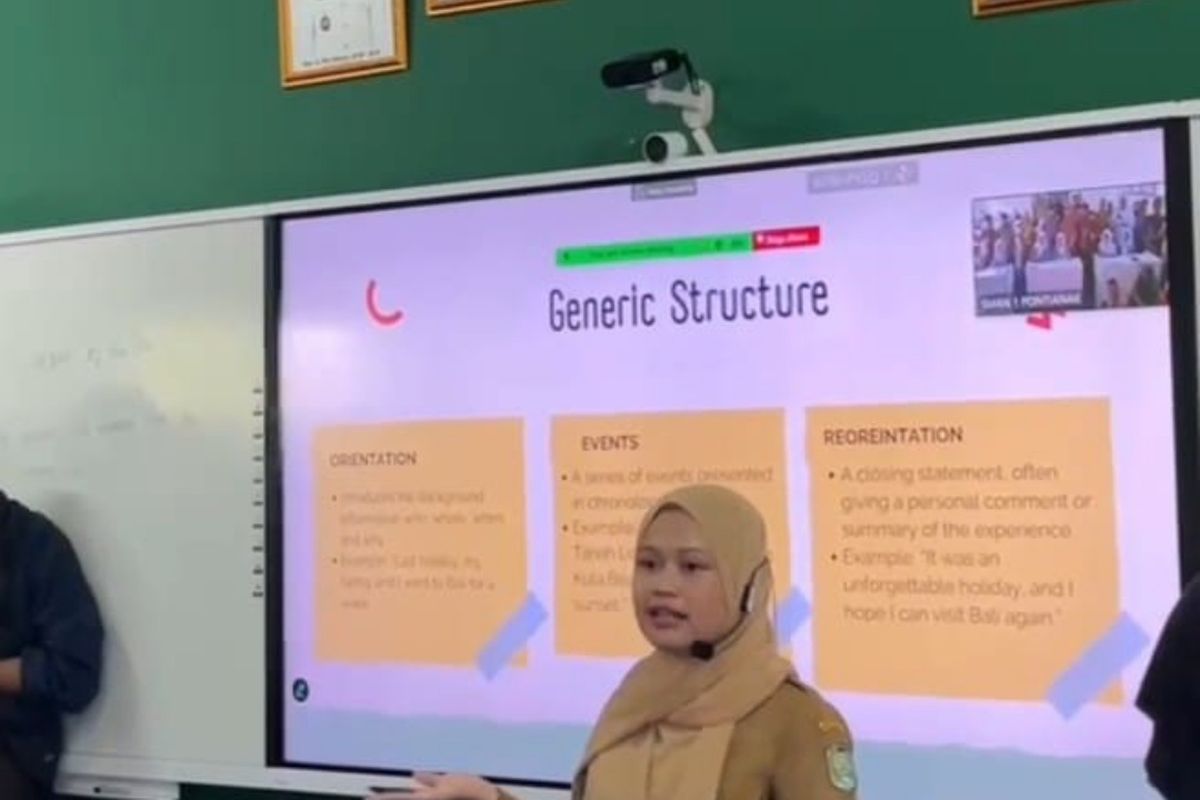 sekolah, Huawei, Smart Classroom, Pakai Smart Classroom, Guru di Pontianak Mengajar di 2 Sekolah secara Real-Time