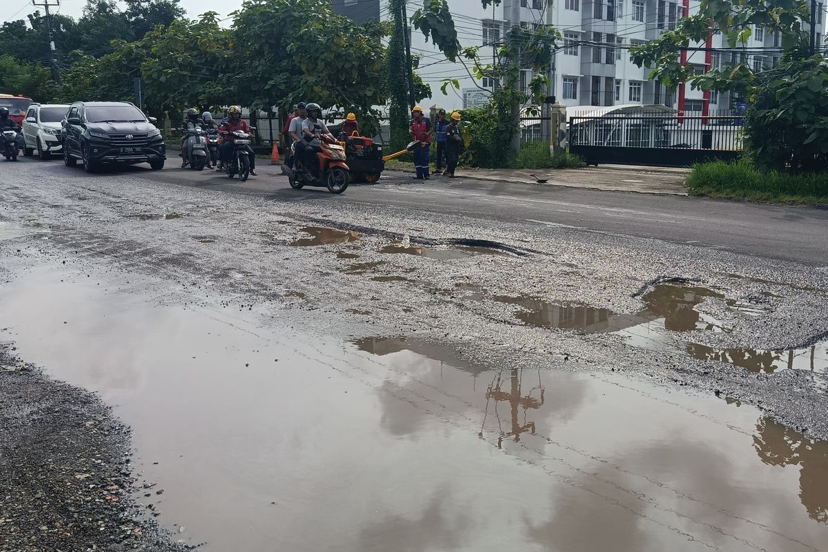 pengendara motor, Hati-Hati Jalan Berlubang, Begini Cara Mengerem yang Benar