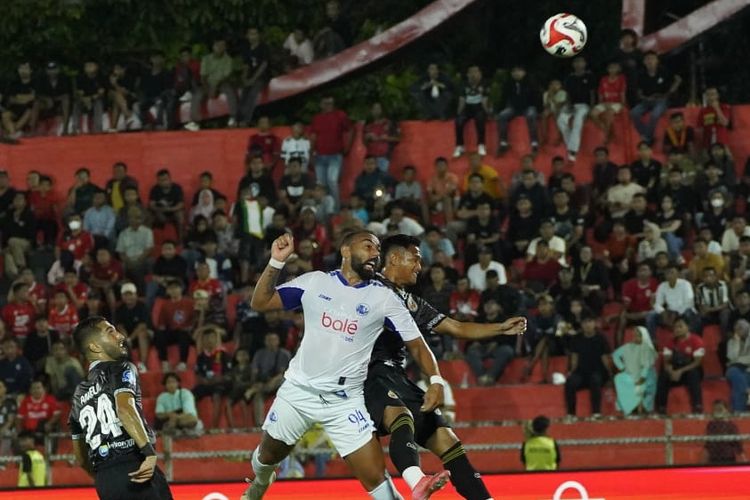 semen padang, Arema FC, Semen Padang Vs Arema FC, Valdeci, Super League 2025-2026, hasil super league 2025-2026, Dalberto, Hasil Semen Padang Vs Arema FC 1-2: Duo Brasil Bawa Singo Edan Kunci 3 Poin