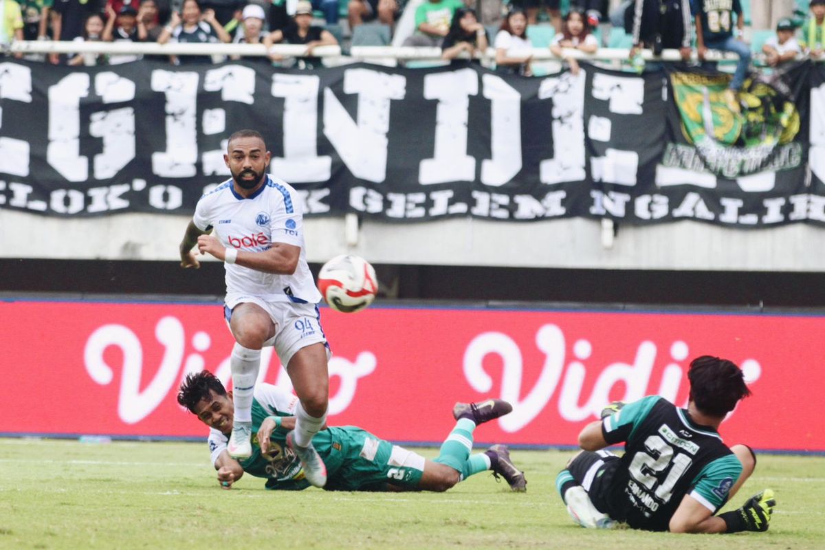 Super League 2025-2026, Arema FC, Persebaya, Arema FC vs Persebaya, Marcos Santos, Arema FC Vs Persebaya, Karakter Singo Edan untuk Tangkal Bajul Ijo