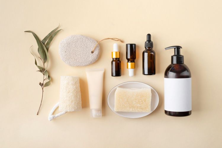 hampers, 10 Rekomendasi Hampers Lebaran Unik, Estetik dan Bermanfaat, 1. Set alat makan kayu, 2. Hampers teh atau kopi, 3. Lilin aromaterapi, 4. Skincare atau body care, 5. Perangkat ibadah, 6. Kue kering, 7. Hampers tanaman hias, 8. Hampers dessert box , 9. Hampers snack lokal UMKM, 10. Hampers DIY