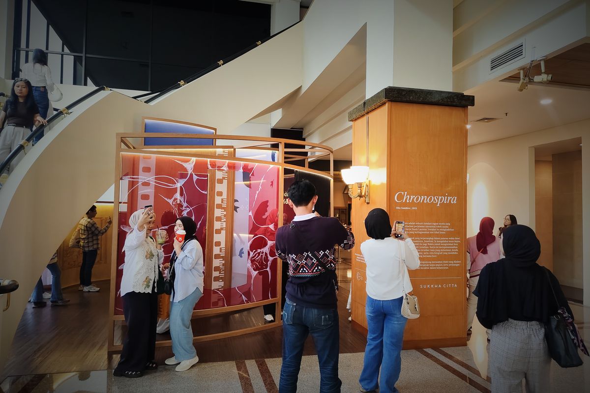 Artotel Gelora Senayan, film Sore, pameran Chronospira, Pameran Chronospira, pameran film sore, pameran seni artotel gelora senayan, Cara ke Pameran Film Sore Naik KRL, Turun di Stasiun Terdekat