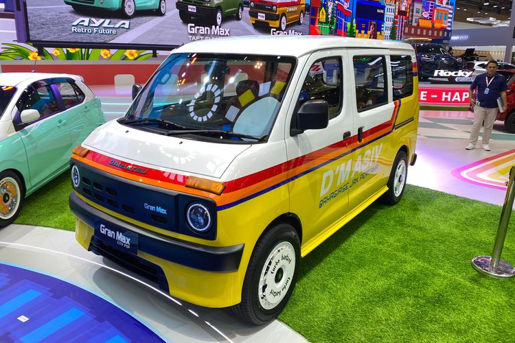 Daihatsu, GIIAS 2025, modifikasi mobil, Gran Max Ayla, Daihatsu Unjuk Tiga Modifikasi Unik Model Andalan di GIIAS 2025, Gran Max dan Ayla: Pilihan Tepat untuk Proyek Kolaborasi, Gran Max Taft Guy: Gagah dengan Nuansa Off-Road, Ayla Retro Future: Kombinasi Klasik dan Futuristik, Gran Max City Pop: Merayakan Nostalgia, Kesempatan Mendapatkan Dua Model Modifikasi