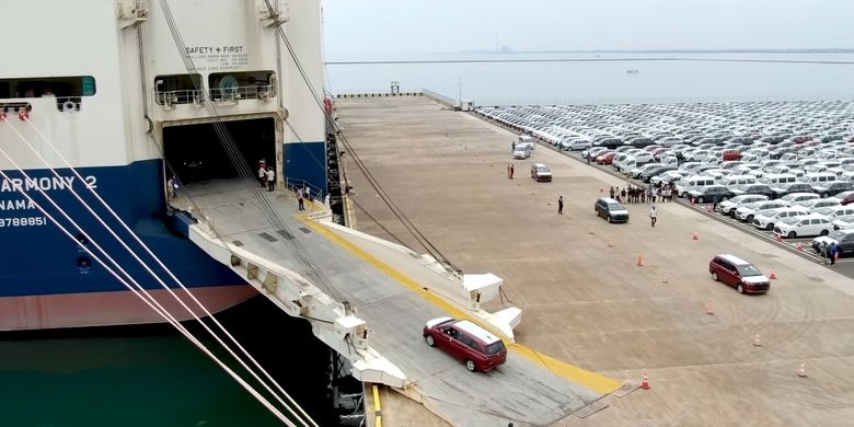 Ekspor Mobil CBU, pertumbuhan industri otomotif, ekspor mobil CKD, statistik ekspor mobil, Statistik Ekspor Mobil Indonesia: CBU dan CKD Meningkat di 2025