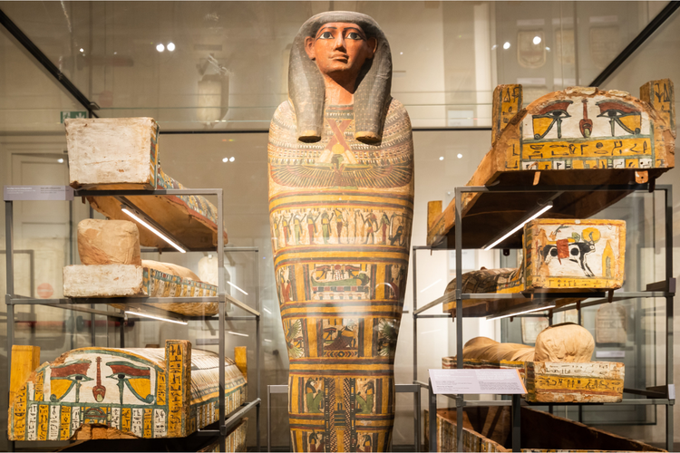 Tutankhamun, Grand Egyptian Museum, Grand Egyptian Museum Mesir, Mesir Buka Grand Egyptian Museum, Ada 5.000 Koleksi Firaun Tutankhamun, Pusat peradaban Mesir di bawah bayang Piramida, Koleksi lengkap Tutankhamun dipamerkan pertama kalinya, Simbol kebangkitan pariwisata dan kebanggaan Mesir, Seruan pengembalian artefak Mesir dari luar negeri, Kolaborasi ilmiah dan konservasi modern