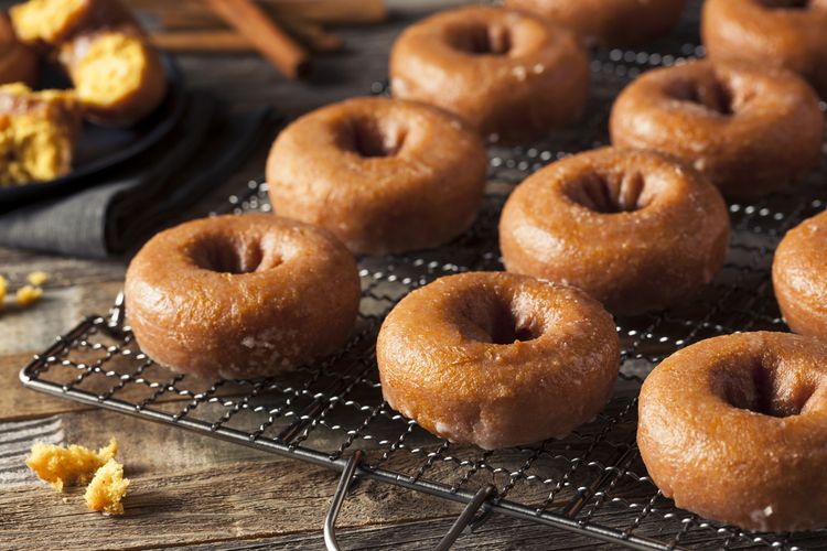 Resep donat, resep donat mini, donat tanpa digoreng, donat teflon, roti empuk rumahan, Ini Cara Bikin Donat Mini Tanpa Digoreng, Minim Minyak Bikin Tidak Keras, Resep Donat Mini Teflon Tanpa Digoreng, Cara Membuat, Trik Agar Donat Mini Tetap Empuk dan Tidak Keras, Tips Penyajian